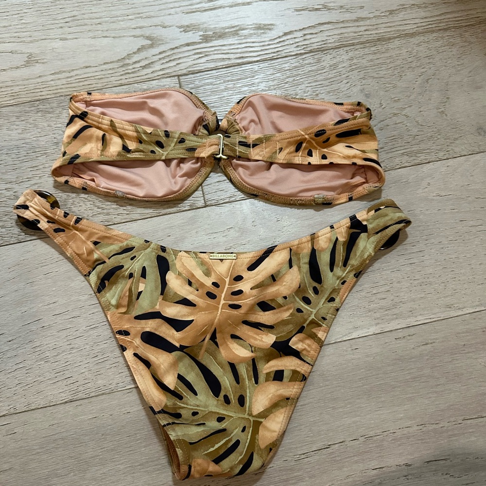 Billabong bikini set - Picture 2 of 3